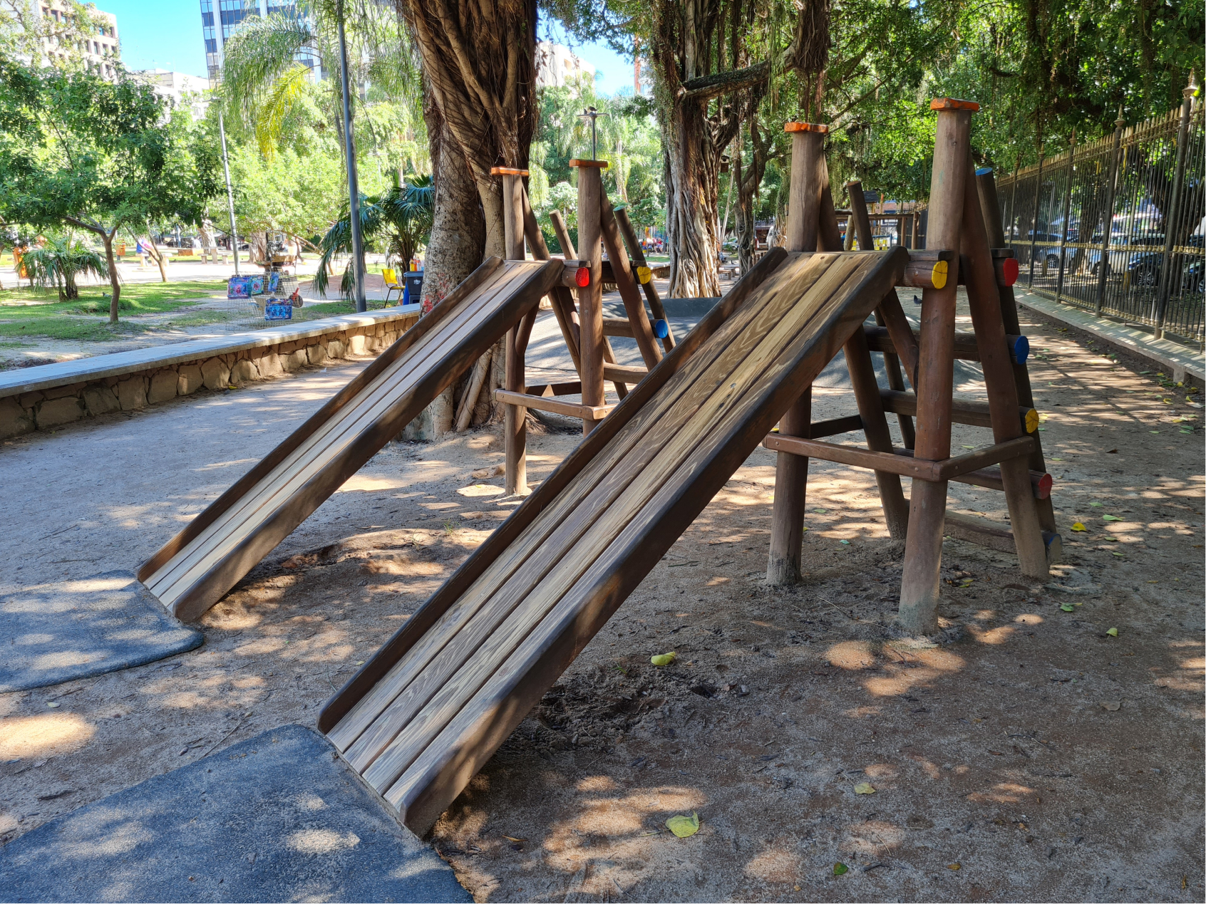 Escorrega na praça