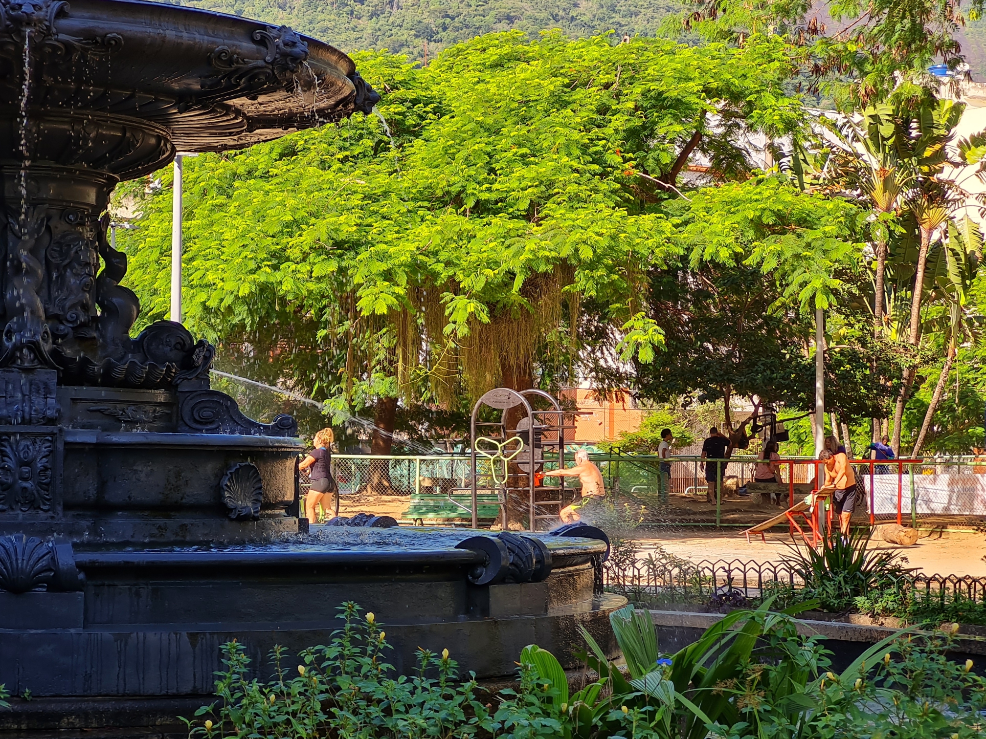 Vista chafariz e praça